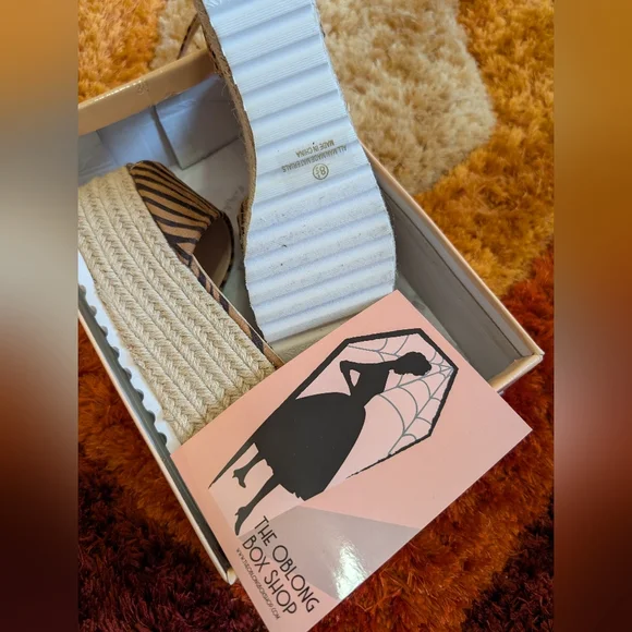 Leopard Print Platform Sandals - Picture 3 of 3